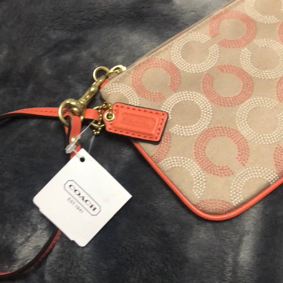 Coach wristlet - Picture 2 of 4